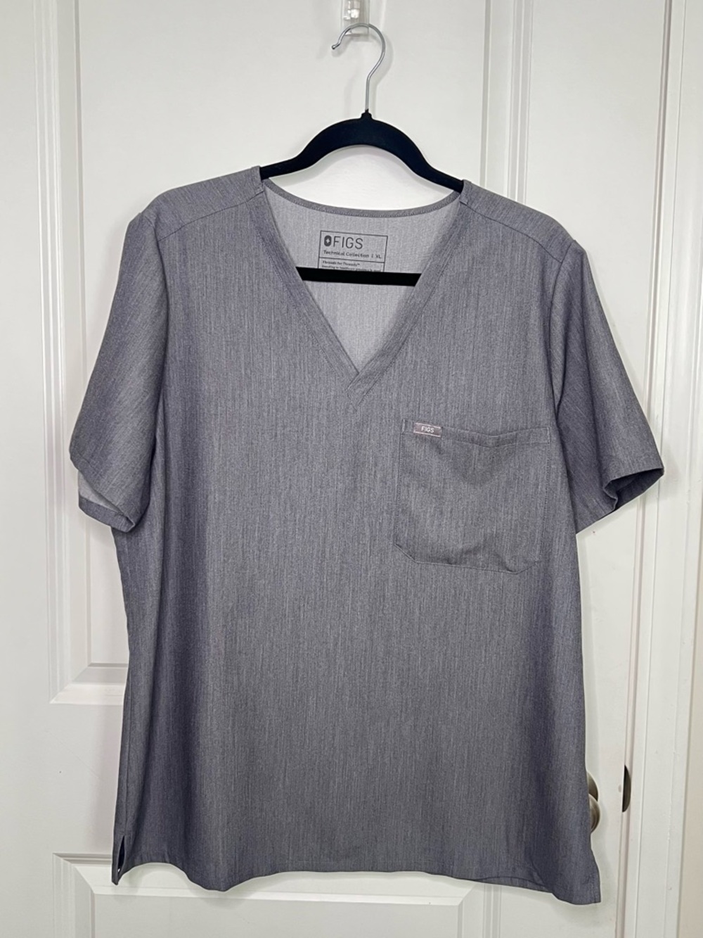 FIGS Women’s Heather Gray Scrub Top Sz XL Nursing Medical Uniform